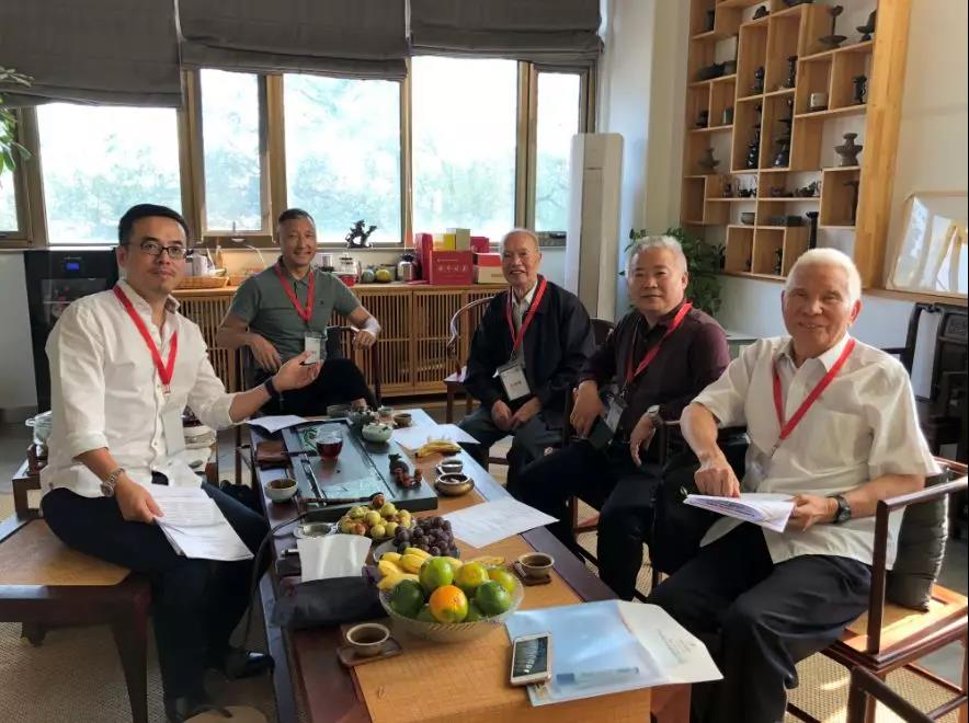 由左向右依次為王春龍先生、常志剛先生、王錦燧先生、徐華先生、任元會先生
